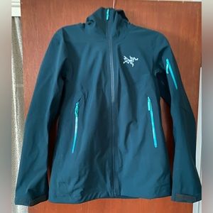 Women's Arc'Teryx Sentinel Gore-Tex Jacket med M EUC Arcteryx